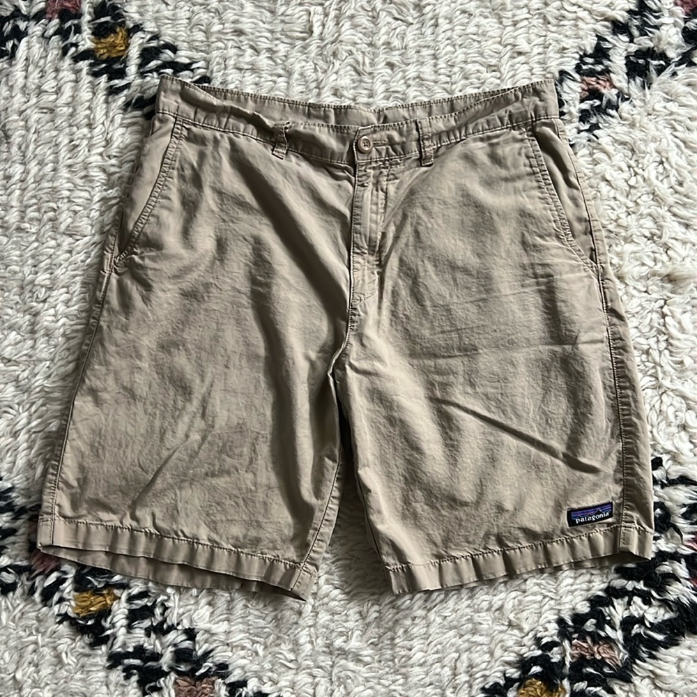 Patagonia Men’s Organic Cotton khaki short 34 waist